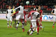 2. Bundesliga - Fußball - FC Ingolstadt 04 - SV Sandhausen - Gedränge vor dem Sandhausener Tor