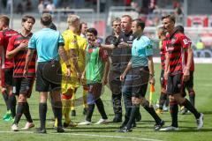 2. BL - Saison 2017/2018 - FC Ingolstadt 04 - 1. FC Union Berlin - Dario Lezcano (#11 FCI) Maik Walpurgis (Trainer FCI) - Marvin Matip (#34 FCI) mit der Leistung der Schiedsrichter nicht zufrieden - Freude - jubel - traurig - Foto: Meyer Jürgen