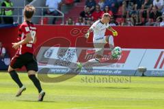 2. BL - Saison 2017/2018 - FC Ingolstadt 04 - 1. FC Union Berlin - Martin Hansen (#35 Torwart FCI) springt dem Ball entgegen - rettet in letzter Sekunde - Foto: Meyer Jürgen