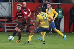 2. BL - Saison 2017/2018 - FC Ingolstadt 04 - Eintracht Braunschweig - Thomas Pledl (#30 FCI) - Louis Samson (#13 Braunschweig) - Foto: Meyer Jürgen