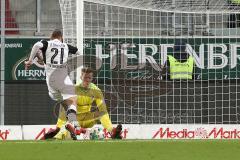 2. Bundesliga - Fußball - FC Ingolstadt 04 - SV Sandhausen - Stiefler, Manuel (21 SV)tunnelt Torwart Örjan Haskjard Nyland (1, FCI)