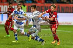 2. BL - Saison 2017/2018 - FC Ingolstadt 04 - MSV Duisburg - Thomas Pledl (#30 FCI) - Dustin Bomheuer (#4 Duisburg) - Foto: Meyer Jürgen