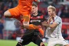 2. Bundesliga - Fußball - FC Ingolstadt 04 - 1. FC Heidenheim - Zusammenstoß Torwart Kevin Müller (1 HDH) Stefan Kutschke (20, FCI) Sebastian Griesbeck (18 HDH)