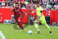 2. BL - Saison 2017/2018 - FC Ingolstadt 04 - SSV Jahn Regensburg - Dario Lezcano (#11 FCI) - Philipp Pentke (#1 Torwart Regensburg) - Foto: Meyer Jürgen