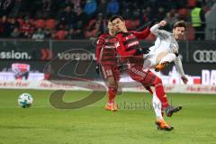 2. Bundesliga - Fußball - FC Ingolstadt 04 - VfL Bochum - Alfredo Morales (6, FCI) im Zweikampf Hoogland, Tim (VfL 2)