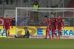 2. BL - Saison 2017/2018 - FC Ingolstadt 04 - VFL Bochum - Robert Tesche (#23 Bochum) köpft zum 0:1 Führungstreffer für Bochum ein - Orjan Nyland (#1 Torwart FCI) - Max Christiansen (#5 FCI) - Marvin Matip (#34 FCI) - Jubel - Enttäuscht - traurig - Sonny 