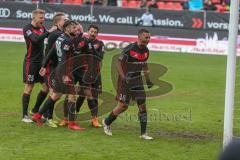 2. BL - Saison 2017/2018 - FC Ingolstadt 04 - Dynamo Dresden - Auf einen Pass von Sonny Kittel (#10 FCI) trifft Almog Cohen (#8 FCI) zum 4:2 Führungstreffer - Marcel Franke (#28 Dresden) - jubel - Marvin Matip (#34 FCI) schreit seine Freude heraus - Tobia