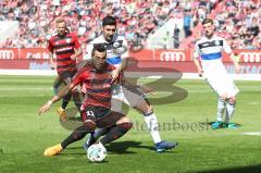 2. Bundesliga - Fußball - FC Ingolstadt 04 - DSC Armenia Bielefeld - Darío Lezcano (11, FCI) Stephan Salger (11 DSC)