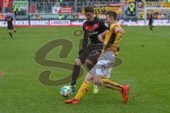 2. BL - Saison 2017/2018 - FC Ingolstadt 04 - Dynamo Dresden - Stefan Kutschke (#20 FCI) - Florian Ballas (#23 Dresden) - Foto: Meyer Jürgen