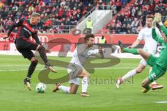 2. Bundesliga - Fußball - FC Ingolstadt 04 - SpVgg Greuther Fürth - Sonny Kittel (10, FCI) zieht ab Abpraller bei Marco Caligiuri danach Schuß Tor Jubel, Torwart Sascha Burchert (30 Fürth)