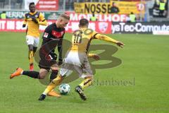 2. Bundesliga - Fußball - FC Ingolstadt 04 - Dynamo Dresden - Sonny Kittel (10, FCI) Philip Heise (16 Dresden)