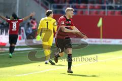 2. Bundesliga - Fußball - FC Ingolstadt 04 - DSC Armenia Bielefeld - Tor Jubel 2:1 Robert Leipertz (13, FCI) Torwart Stefan Ortega Moreno (1 DSC) hinten Almog Cohen (8, FCI)