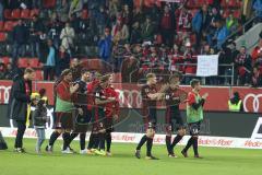 2. Bundesliga - Fußball - FC Ingolstadt 04 - 1. FC Heidenheim - Spiel ist aus Sieg FCI 3:0 Jubel Bei den Fans Tobias Levels (3, FCI) Max Christiansen (5, FCI) Stefan Lex (14, FCI) , Co-Trainer Andre Mijatovic (FCI)