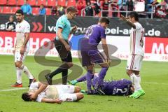 2. Bundesliga - Fußball - FC Ingolstadt 04 - FC Erzgebirge Aue - Zusammenstoß, Antonio Colak (7, FCI) und Cacutalua Malcolm (Aue 21) bleiben verletzt liegen Platzwunde