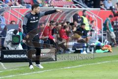 2. Bundesliga - Fußball - FC Ingolstadt 04 - DSC Armenia Bielefeld - Cheftrainer Stefan Leitl (FCI) an der Seitenlinie schreit zeigt Gestik