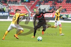 2. Bundesliga - Fußball - FC Ingolstadt 04 - Dynamo Dresden - Sascha Horvath (29 Dresden) Moritz Hartmann (9, FCI)