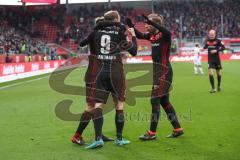 2. Bundesliga - Fußball - FC Ingolstadt 04 - SpVgg Greuther Fürth - Tor Jubel 3:0 durch Thomas Pledl (30, FCI) mit Moritz Hartmann (9, FCI) Patrick Ebert (7, FCI)