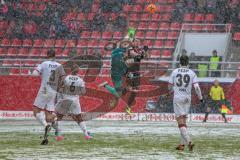 2. BL - Saison 2017/2018 - FC Ingolstadt 04 - FC St. Pauli - Stefan Kutschke (#20 FCI) Kopfball - Himmelmann Robin Torwart St.Pauli - Foto: Meyer Jürgen