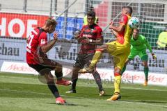 2. BL - Saison 2017/2018 - FC Ingolstadt 04 - 1. FC Union Berlin - Tobias Schröck (#21 FCI) mit einem Schuss auf das Tor - Dario Lezcano (#11 FCI) - Foto: Meyer Jürgen