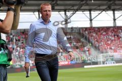 2. Bundesliga - Fußball - FC Ingolstadt 04 - SSV Jahn Regensburg - Cheftrainer Maik Walpurgis (FCI) geht vor dem Spiel am Spielfeldrand