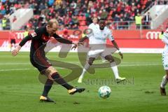 2. Bundesliga - Fußball - FC Ingolstadt 04 - SpVgg Greuther Fürth - Schuß Tobias Levels (3, FCI)