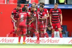 2. BL - Saison 2017/2018 - FC Ingolstadt 04 - SSV Jahn Regensburg - Marvin Matip (#34 FCI)trifft zum 2:1 Führungstreffer - Philipp Pentke (#1 Torwart Regensburg) - Jubel - Roman Bregerie (#18 FCI) - Tobias Schröck (#21 FCI) - Stefan Lex (#14 FCI) - Antoni