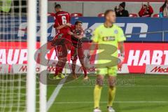 2. BL - Saison 2017/2018 - FC Ingolstadt 04 - MSV Duisburg - Hauke Wahl (#25 FCI) trifft zum 2:1 Führungstreffer - Mark Flekken Torwart (#1 Duisburg) - jubel  - Alfredo Morales (#6 FCI) - Thomas Pledl (#30 FCI) - Foto: Meyer Jürgen