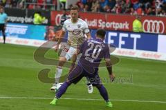 2. BL - Saison 2017/2018 - FC Ingolstadt 04 - FC Erzgebirge Aue - Marcel Gaus (#19 FCI) - Rizzuto Calegero #20 Aue - Foto: Meyer Jürgen