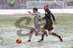 2. Bundesliga - Fußball - FC Ingolstadt 04 - FC St. Pauli - Neudecker, Richard (20 Pauli) Tobias Levels (3, FCI)