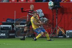 2. BL - Saison 2017/2018 - FC Ingolstadt 04 - Eintracht Braunschweig - Marcel Gaus (#19 FCI) flankt in den Strafraum - Foto: Meyer Jürgen