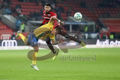 2. Bundesliga - FC Ingolstadt 04 - Eintracht Braunschweig - Kopfball Duell Kampf Almog Cohen (8, FCI) Onel Hernandez (#23 Braunschweig)