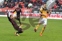 2. Bundesliga - Fußball - FC Ingolstadt 04 - Dynamo Dresden - Thomas Pledl (30, FCI) Torchance Lucas Röser (9 Dresden)