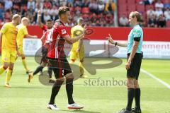 2. BL - Saison 2017/2018 - FC Ingolstadt 04 - 1. FC Union Berlin - Stefan Kutschke (#20 FCI) mit der Entscheidung des Schiedsrichter nicht einverstanden - Foto: Meyer Jürgen