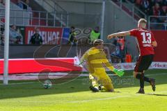 2. BL - Saison 2017/2018 - FC Ingolstadt 04 - Arminia Bielefeld - Robert Leipertz (#13 FCI) mit dem 2:1 Führungstreffer jubel - Stefan Ortega Morena (Torwart #1 Bielefeld) - Foto: Meyer Jürgen