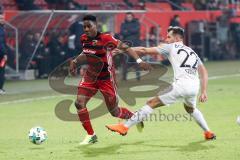 2. Bundesliga - Fußball - FC Ingolstadt 04 - VfL Bochum - Frederic Ananou (2, FCI) Stöger, Kevin (VfL 22)