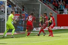 2. BL - Saison 2017/2018 - FC Ingolstadt 04 - SSV Jahn Regensburg - Marvin Matip (#34 FCI)trifft zum 2:1 Führungstreffer - Philipp Pentke (#1 Torwart Regensburg) - Jubel -  Foto: Meyer Jürgen