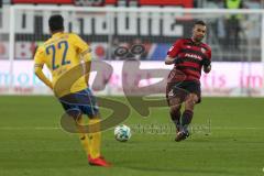 2. BL - Saison 2017/2018 - FC Ingolstadt 04 - Eintracht Braunschweig - Marvin Matip (#34 FCI) - Salim Khelifi (#22 Braunschweig) - Foto: Meyer Jürgen