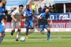 2. Bundesliga - Fußball - FC Ingolstadt 04 - Holstein Kiel - Alfredo Morales (6, FCI) Kingsley Schindler (27 Kiel) Patrick Herrmann (19 Kiel)