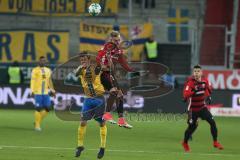 2. BL - Saison 2017/2018 - FC Ingolstadt 04 - Eintracht Braunschweig - Sonny Kittel (#10 FCI) beim Kopfball - Foto: Meyer Jürgen