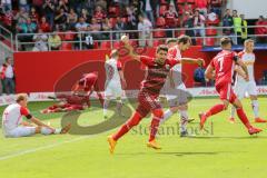 2. BL - Saison 2017/2018 - FC Ingolstadt 04 - SSV Jahn Regensburg - Sonny Kittel (#10 FCI) trifft zum 1:1 Ausgleichstreffer - Almog Cohen (#8 FCI) - Philipp Pentke (#1 Torwart Regensburg) jubel -  Foto: Meyer Jürgen