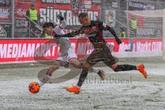 2. BL - Saison 2017/2018 - FC Ingolstadt 04 - FC St. Pauli - Sonny Kittel (#10 FCI) - Park Yiyoung #39 St.Pauli - Foto: Meyer Jürgen