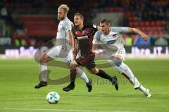 2. Bundesliga - Fußball - FC Ingolstadt 04 - 1. FC Heidenheim - mitte Marcel Gaus (19, FCI) links Sebastian Griesbeck (18 HDH) rechts Kevin Kraus (23 HDH)