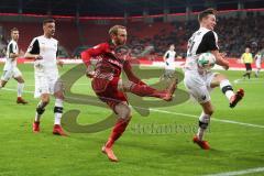 2. Bundesliga - Fußball - FC Ingolstadt 04 - SV Sandhausen - Philipp Förster (28 SV) Moritz Hartmann (9, FCI) und Knipping, Tim (34 SV)