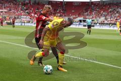 2. Bundesliga - Fußball - FC Ingolstadt 04 - 1. FC Union Berlin - 0:1 - Zweikampf Sonny Kittel (10, FCI) Torrejon Marc (Union 15)