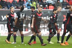 2. Bundesliga - Fußball - FC Ingolstadt 04 - Dynamo Dresden - Tor Jubel 1:0 Thomas Pledl (30, FCI) mit Marvin Matip (34, FCI) Christian Träsch (28, FCI)