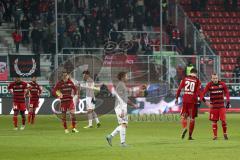 2. Bundesliga - Fußball - FC Ingolstadt 04 - VfL Bochum - Spiel ist aus 0:1 Niederlage, hängende Köpfe, Marvin Matip (34, FCI) Tobias Schröck (21, FCI) Stefan Kutschke (20, FCI) Patrick Ebert (7, FCI)