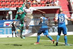 2. Bundesliga - Fußball - FC Ingolstadt 04 - Holstein Kiel - Marvin Matip (34, FCI) gegen Torwart Kenneth Kronholm (18 Kiel) Rafael Czichos (5 Kiel) Patrick Herrmann (19 Kiel)