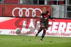 2. Bundesliga - Fußball - FC Ingolstadt 04 - Fortuna Düsseldorf - Sonny Kittel (10, FCI) flankt zu Alfredo Morales (6, FCI) Tor