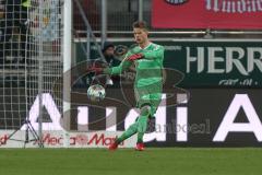 2. BL - Saison 2017/2018 - FC Ingolstadt 04 - Eintracht Braunschweig - Orjan Nyland (#1 Torwart FCI) beim Abschlag - Foto: Meyer Jürgen