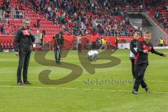 2. BL - Saison 2017/2018 - FC Ingolstadt 04 -1. FC Nürnberg - Gewinner vom Speedball vor dem Spiel - Die Kinder hatten den schnellsten Schuss - Foto: Meyer Jürgen